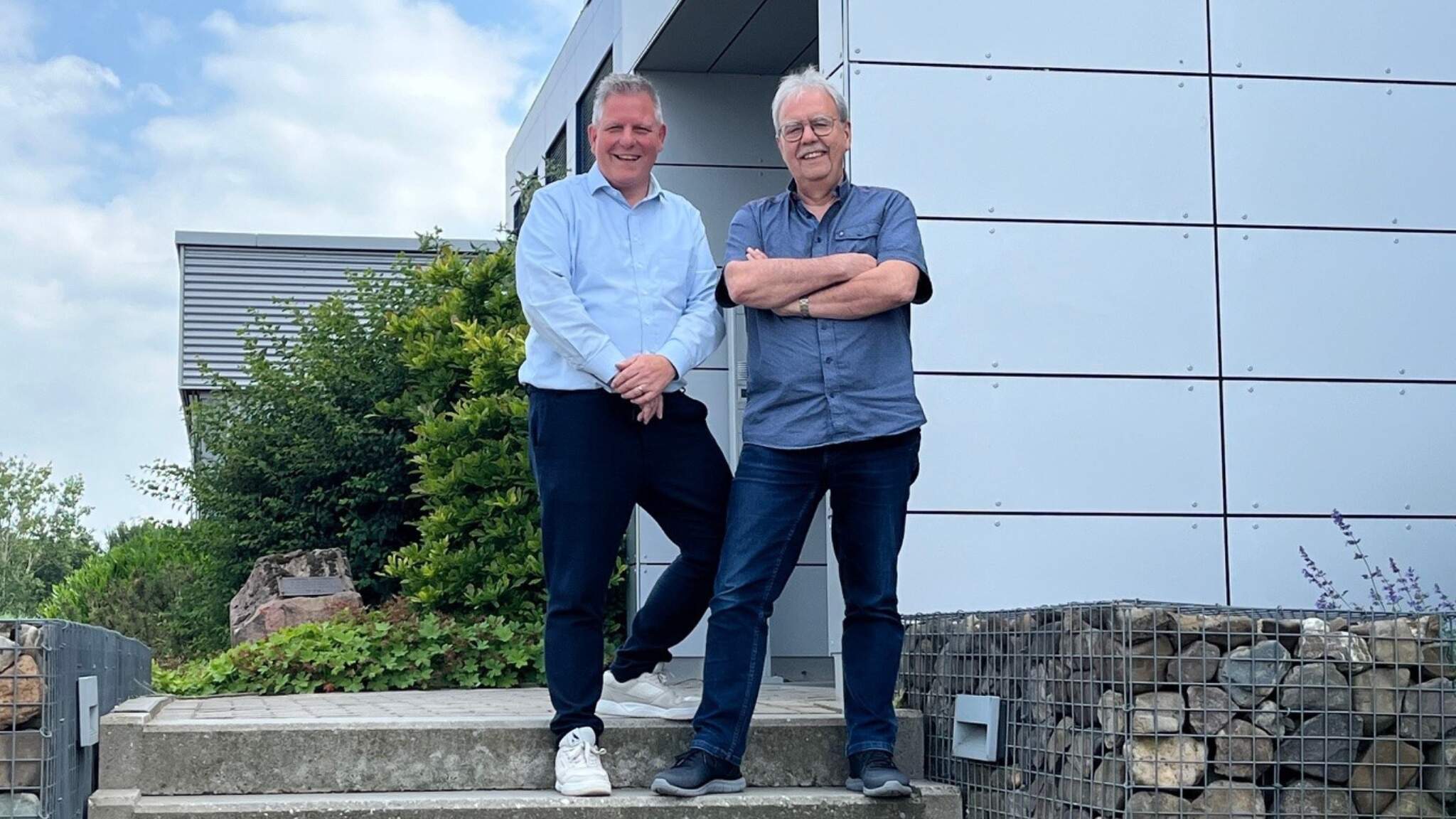 Roland (links) feierte im Juni sein 25-jähriges Jubiläum und Bennie (rechts) feierte im April sein 40-jähriges Jubiläum. 